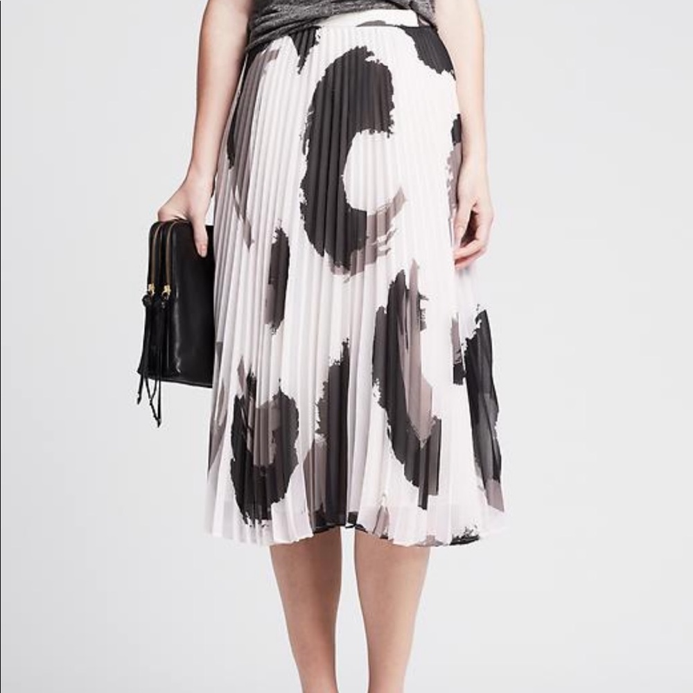 Banana Republic painterly pleated midi skirt